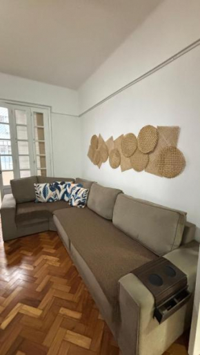 Ótimo apartamento a 50 metros praia D. F 242/901